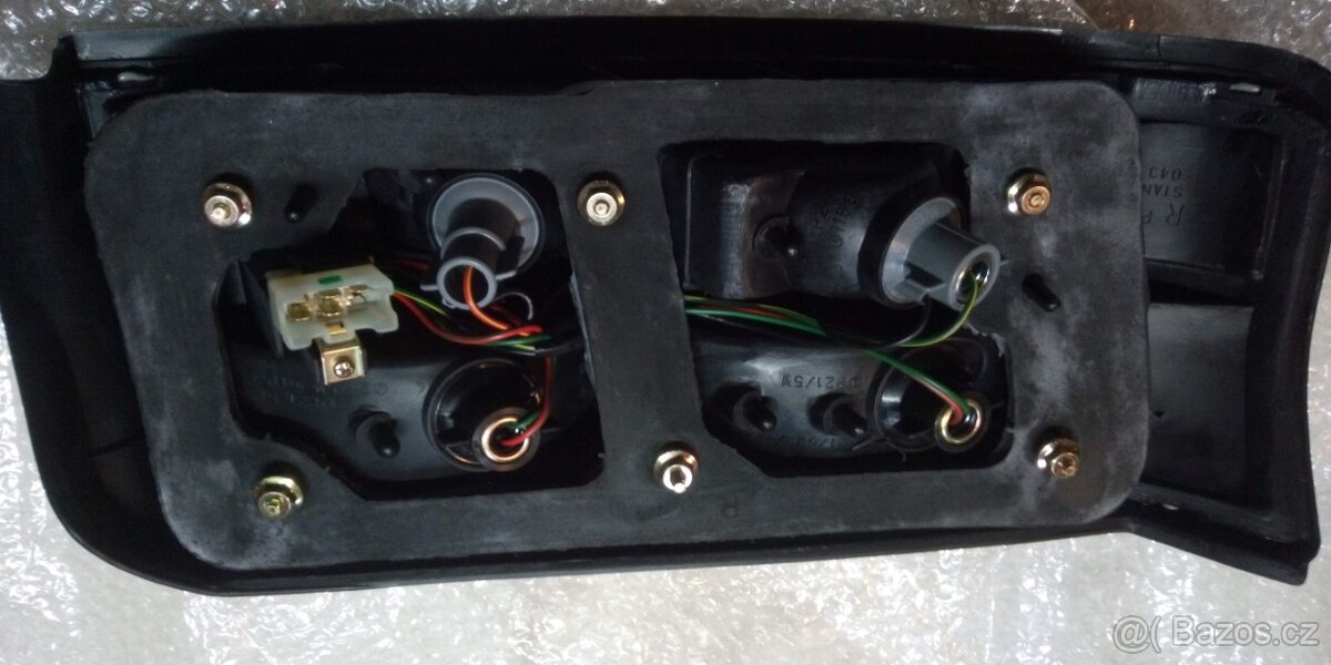 Mazda 323 BG těsnění zadních světel - 5