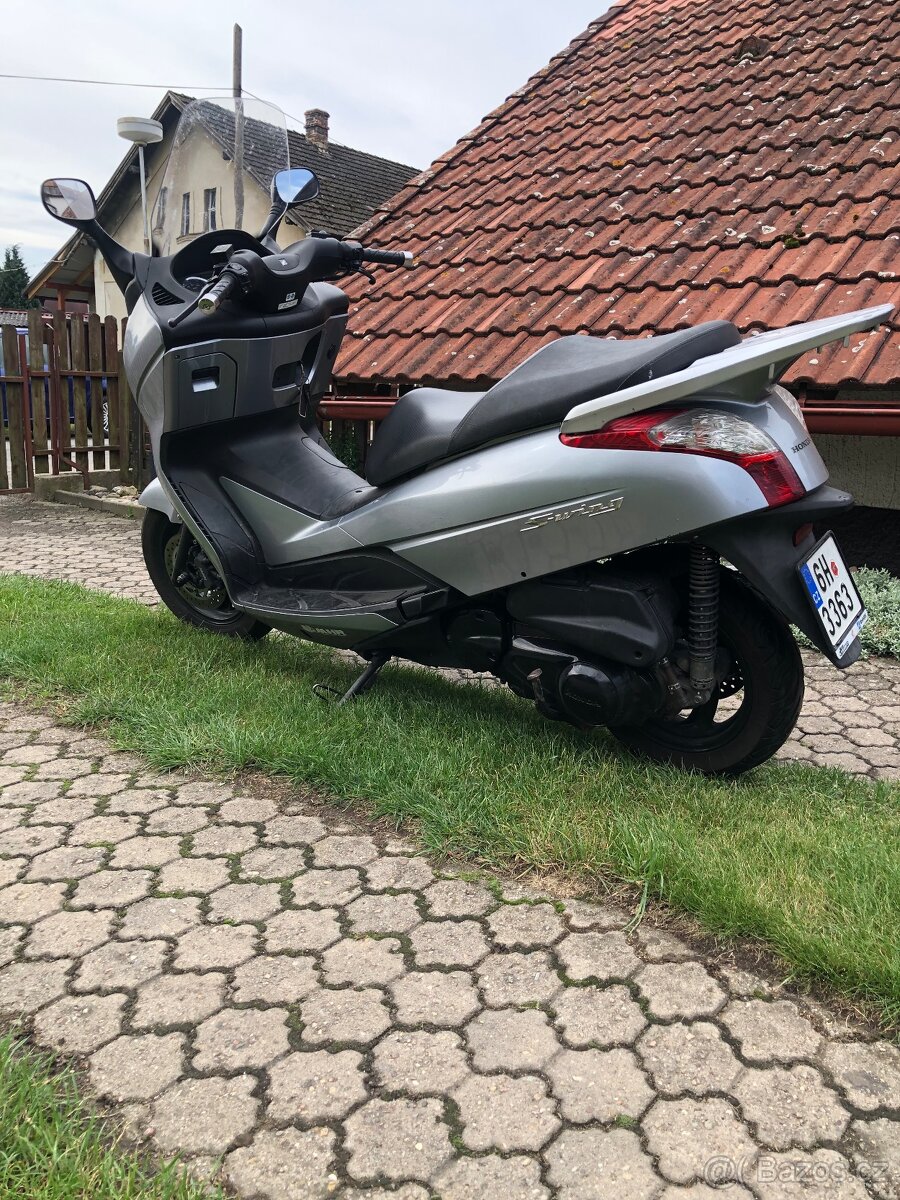 Honda S-wing 125 - 5