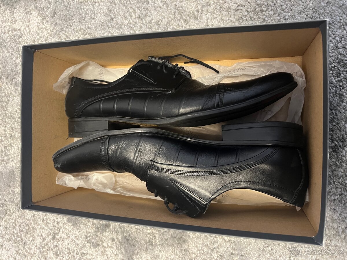 Prodám kvalitní kožené boty velikost 43 - 5