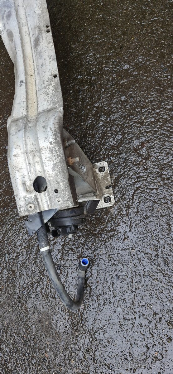 Vyztuha predniho narazniku audi A4 B8 8K face lift - 5