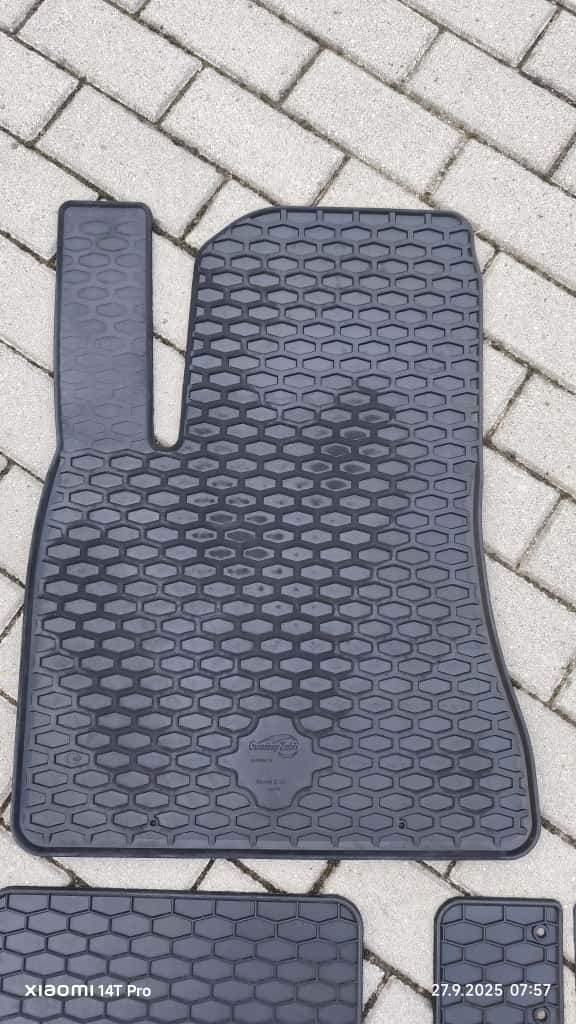 Gumové koberce Tesla 3 - 5