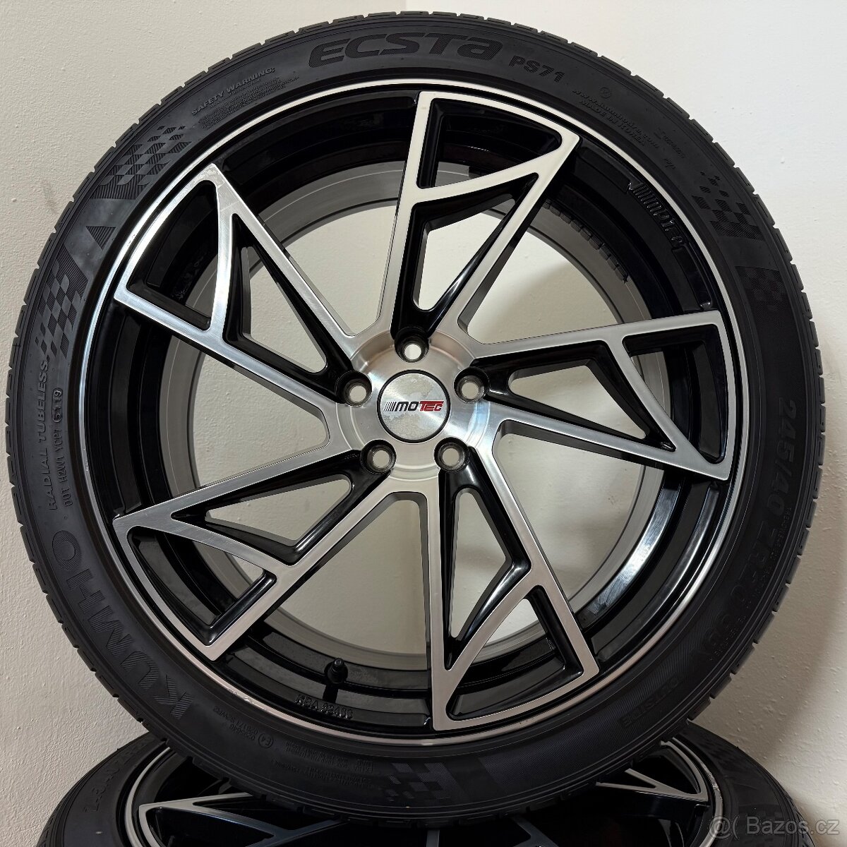 MOTEC - AUDI/VW 5x112 R20 ET45+LETNÍ 245/40R20 5mm - 5