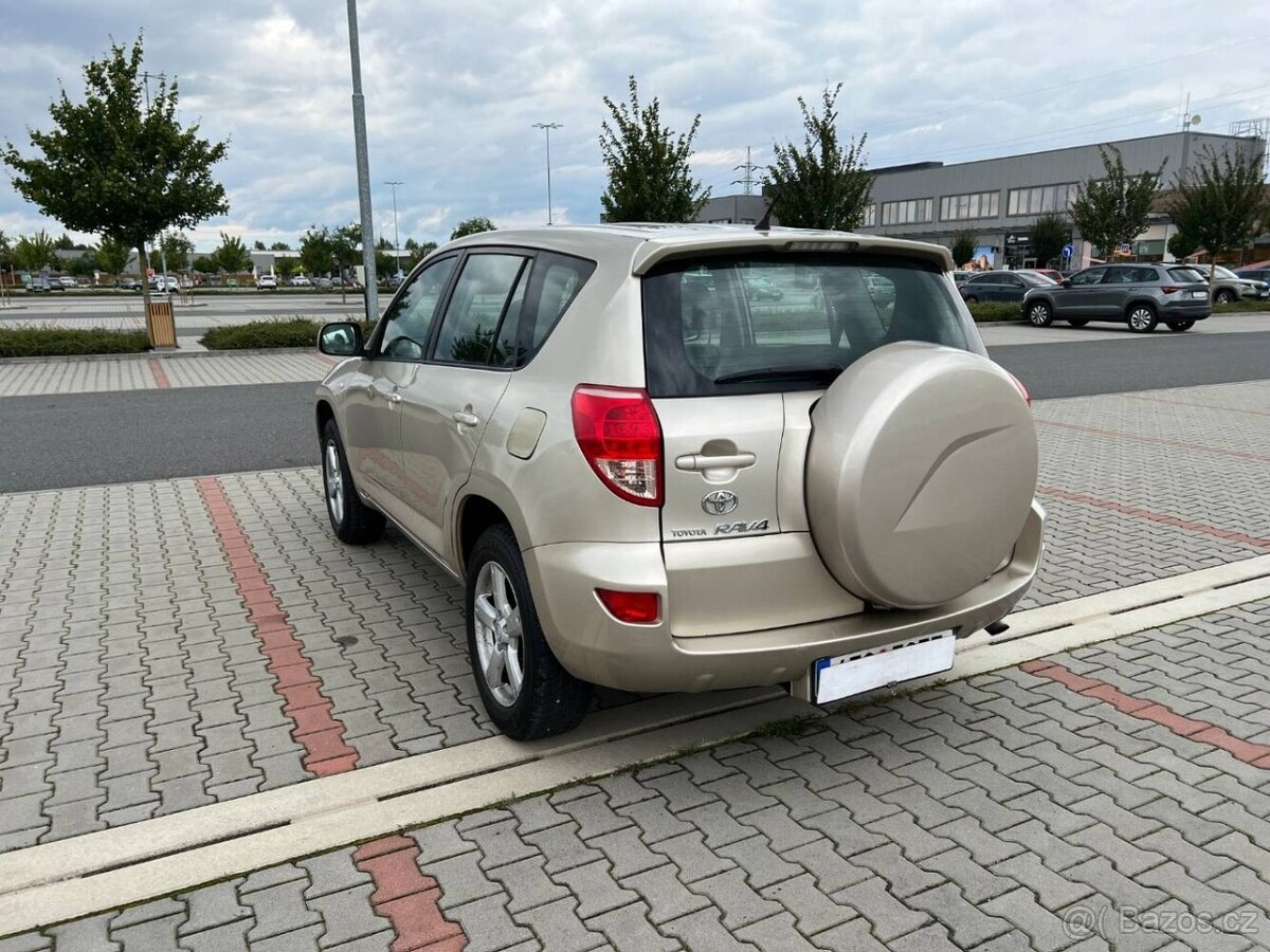 Toyota RAV4 2.0i 112kw 4x4 1. maj. koup. ČR TZ - 5