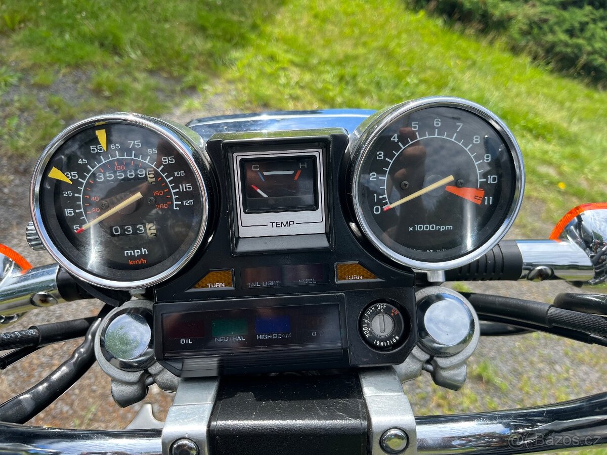 Honda VF 700 Magna - 5