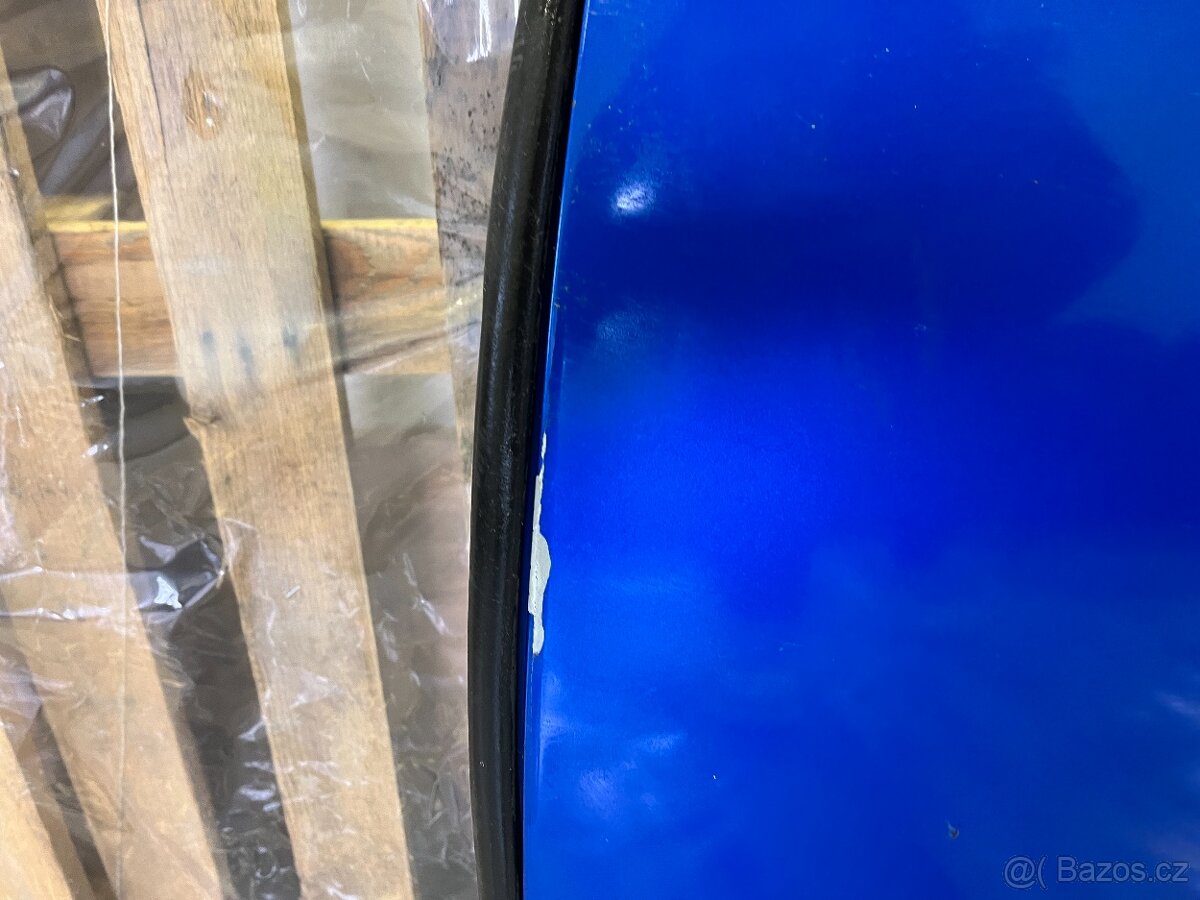 HOLÉ LEVÉ ZADNÍ DVEŘE VOLKSWAGEN TOUAREG 7L - 5