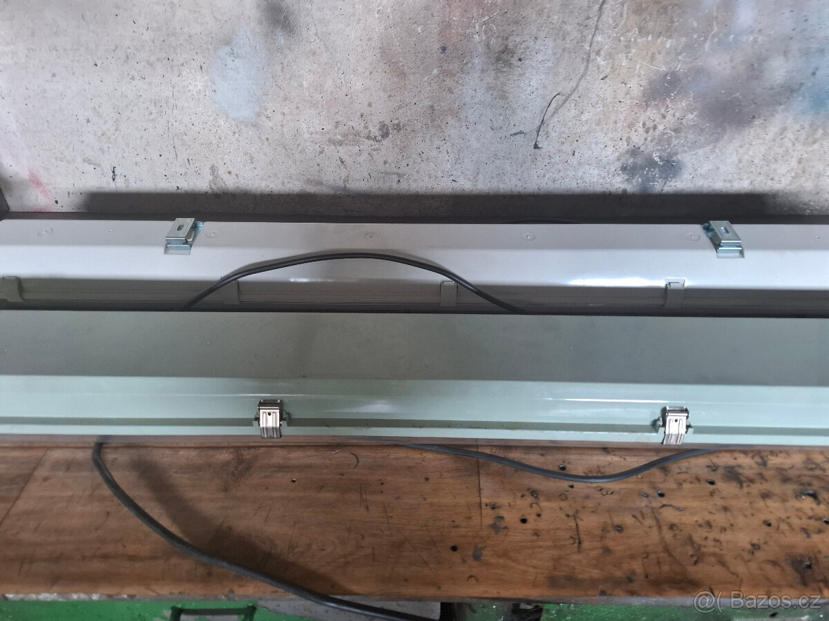 Prodám novou izolaci pod plovoucí podlahu,nové zářivky atd. - 5