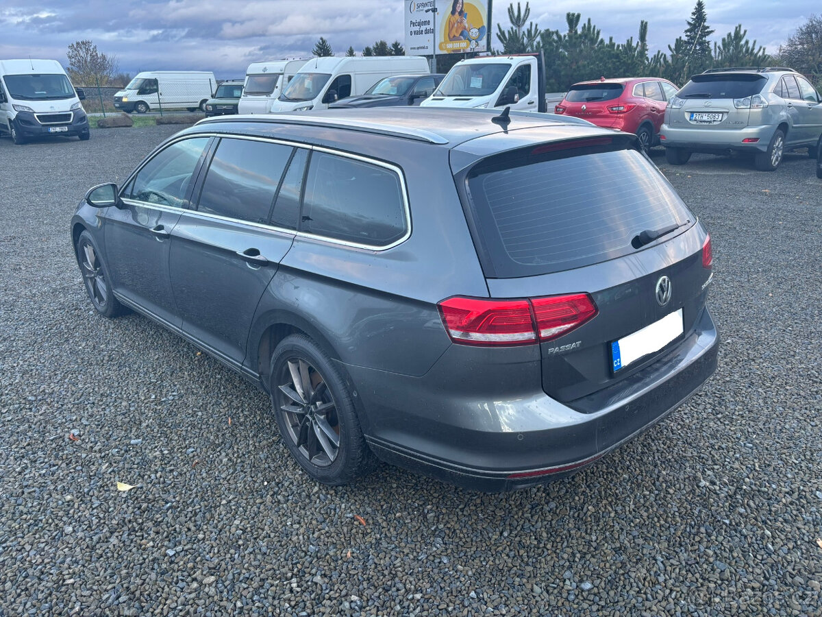 Volkswagen Passat - 5
