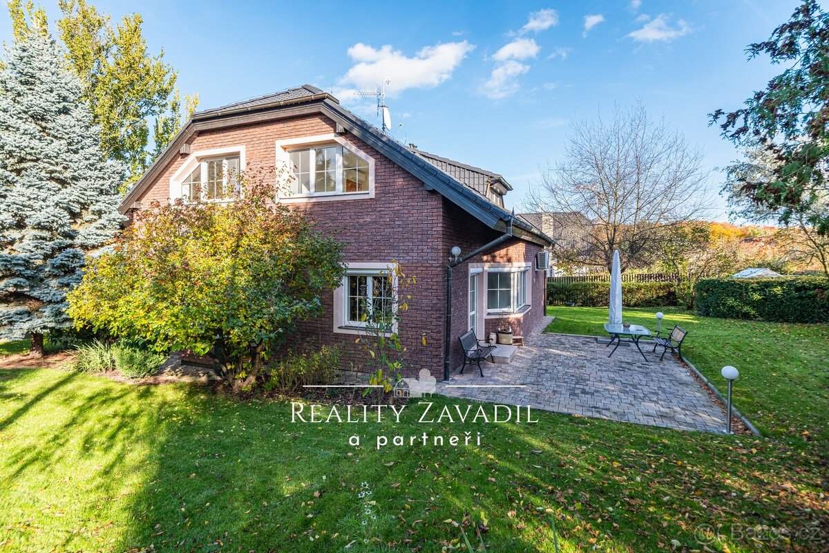 Prodej prostorného rodinného domu 6+kk v klidné lokalitě Hor - 5