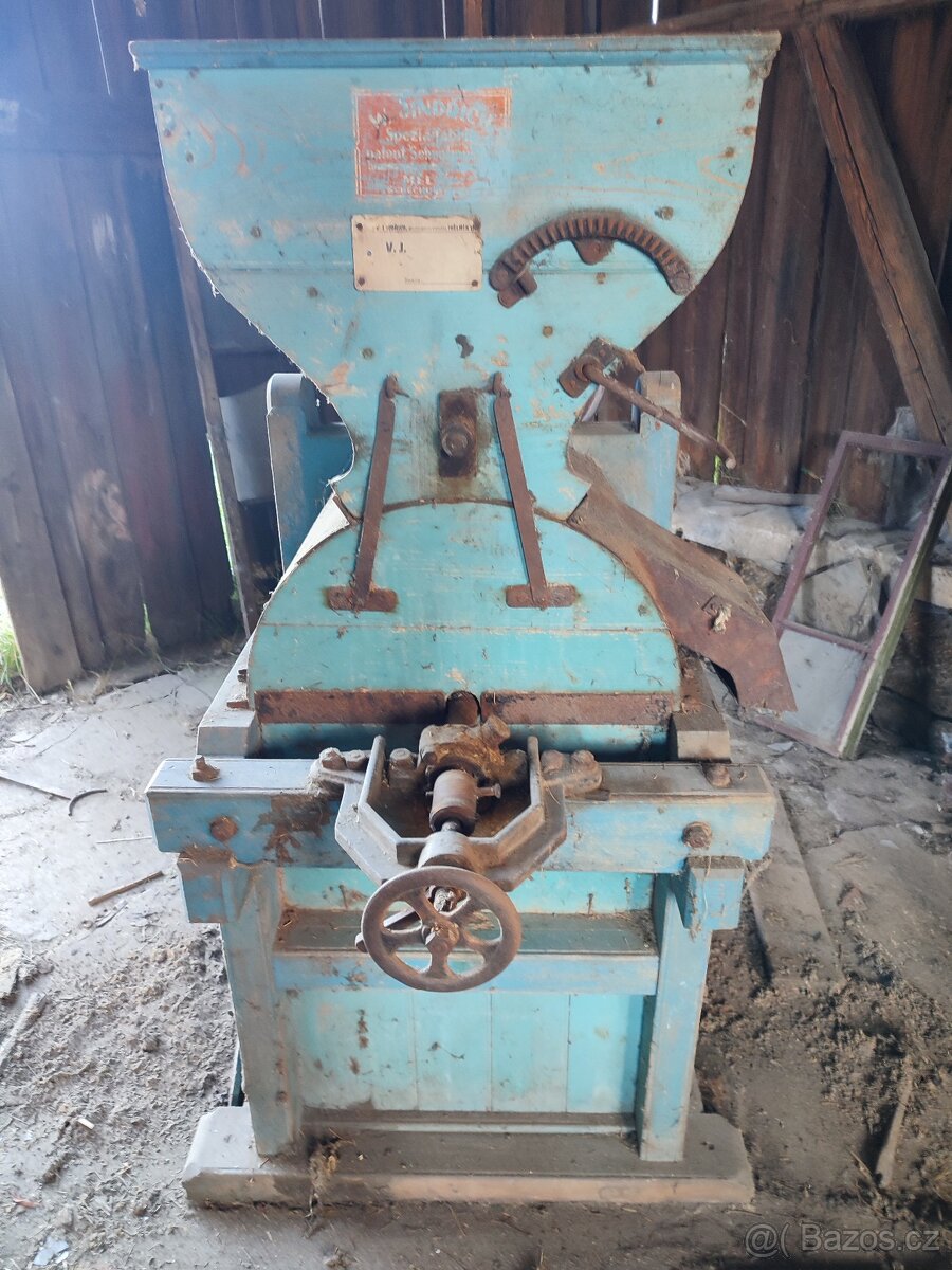 hystorická starožitná drtička na šrot šrotovník - 5