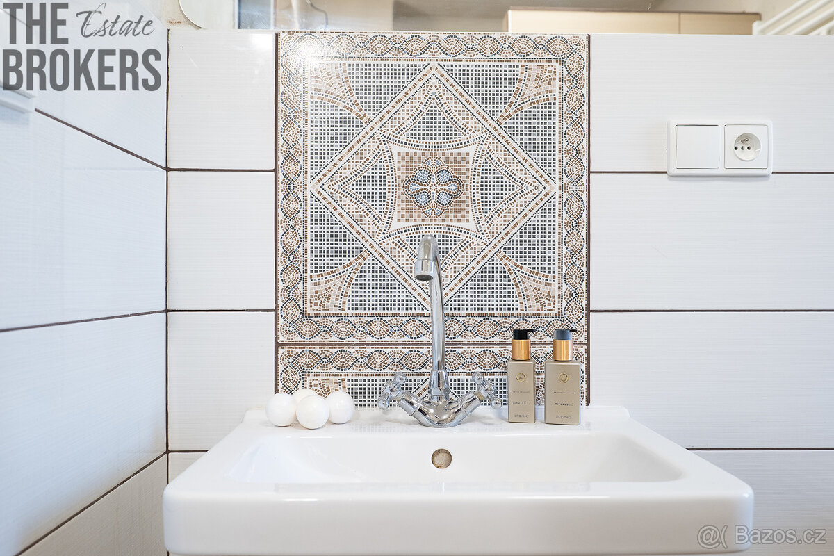 Prodej rodinného domu 4+1-170m2, garáž, pozemek 672m2 - 5