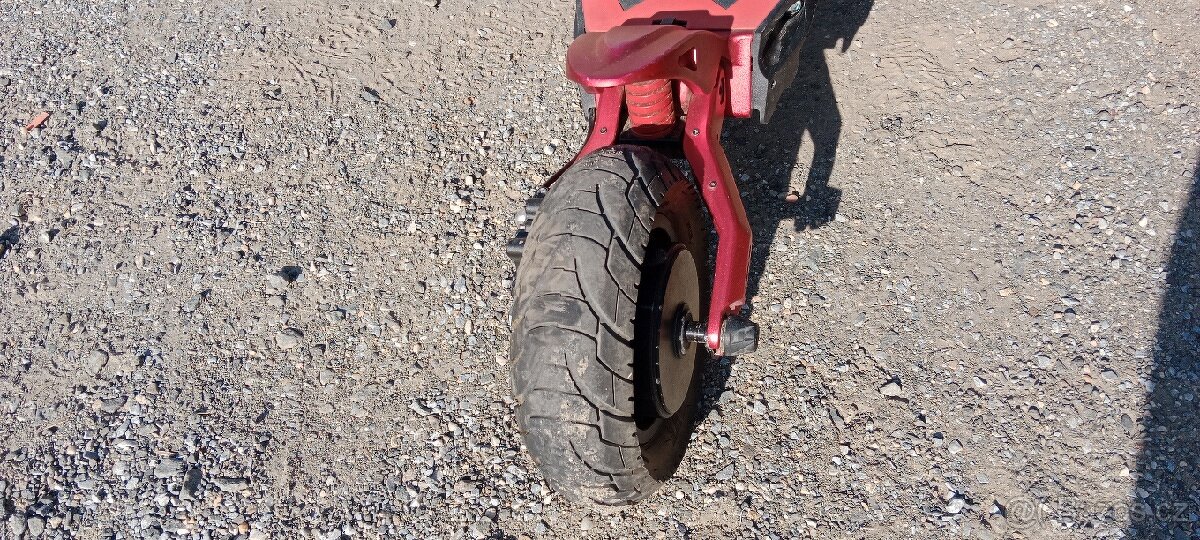 Kolobezka Kaabo Mantis 10 - 5