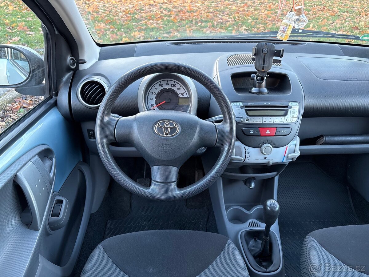 Toyota Aygo, r.2007, 98000km Max.výbava - 5