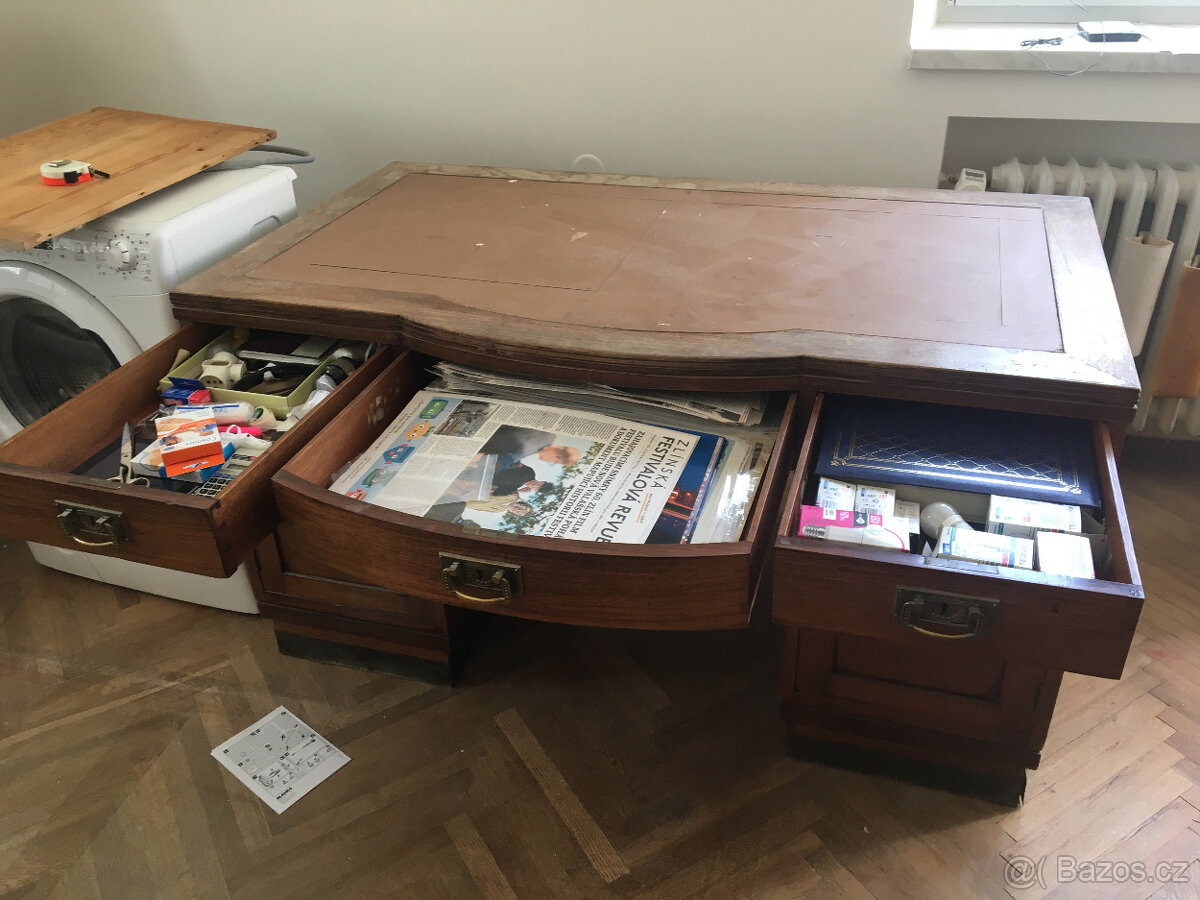 Ředitelský psací stůl - 5