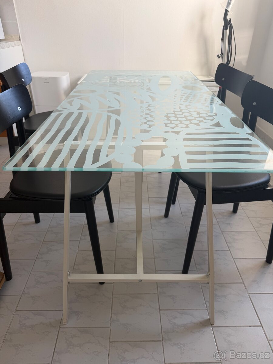 Jídelní stůl - 5