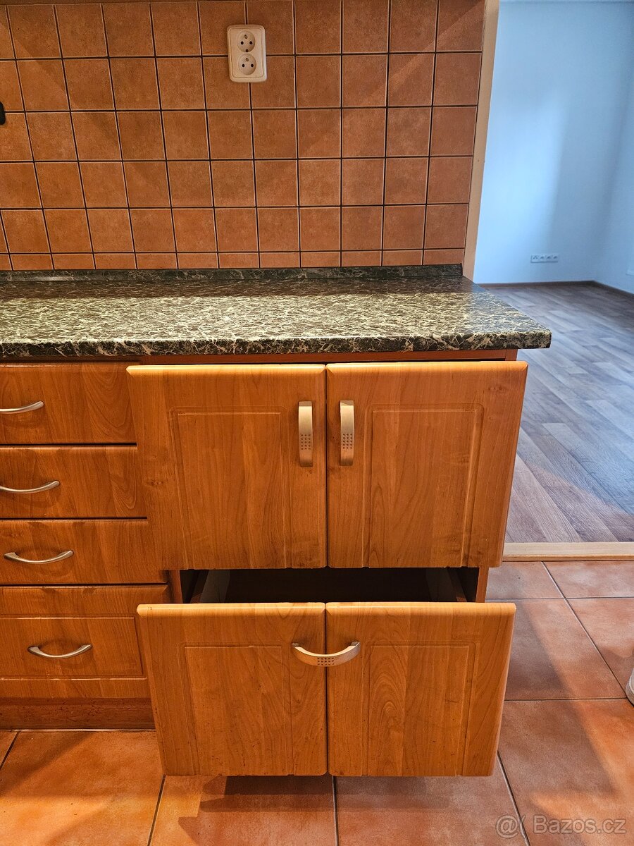 Kuchyňská linka se spotřebiči - 5