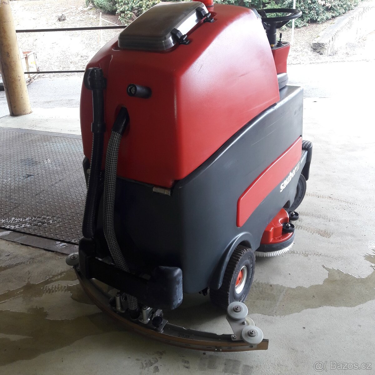 Podlahový mycí stroj Cleanfix Sauber RA 900 se sed.obsluhou - 5