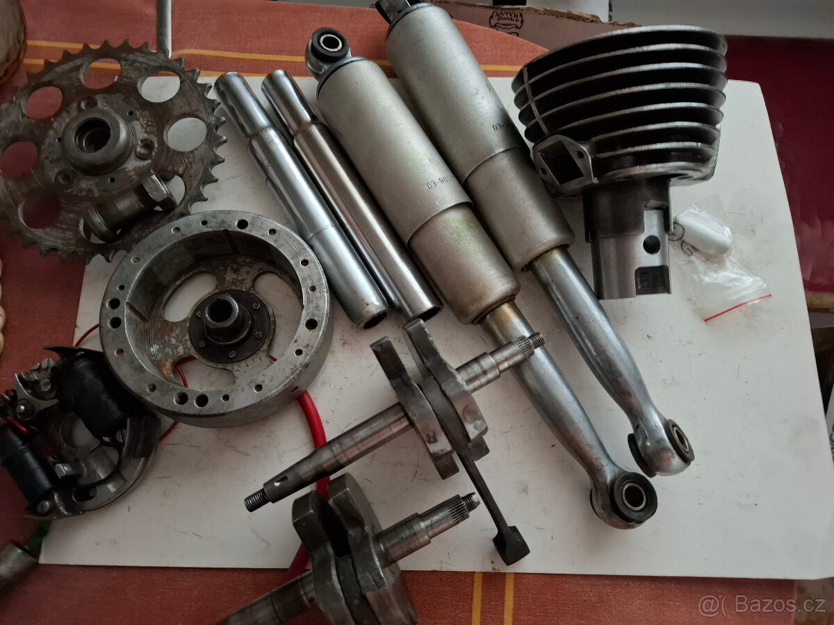 Prodám zadní tluniče na S22 a další díly Stadiony,Jawety - 5