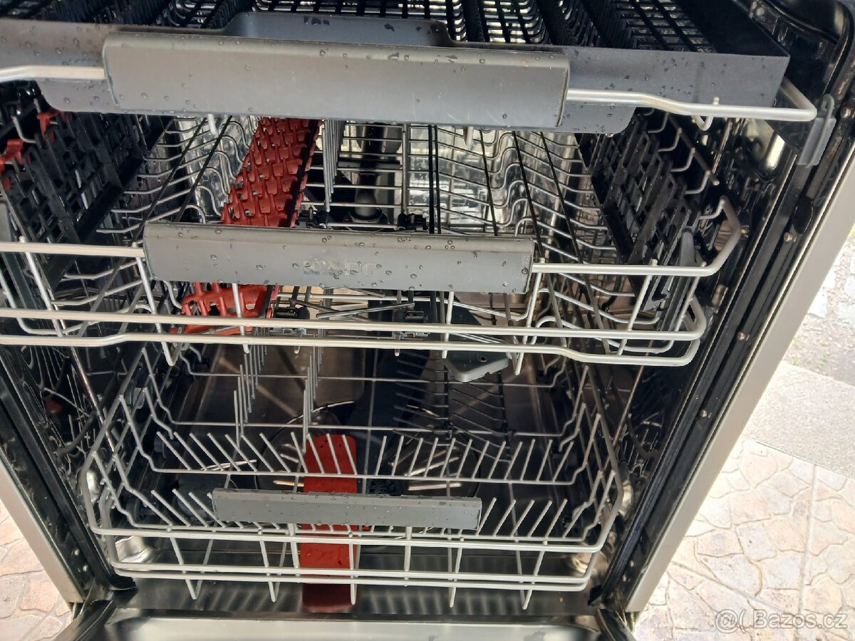 Prodám myčku Aeg favorit F66702MOP - 5