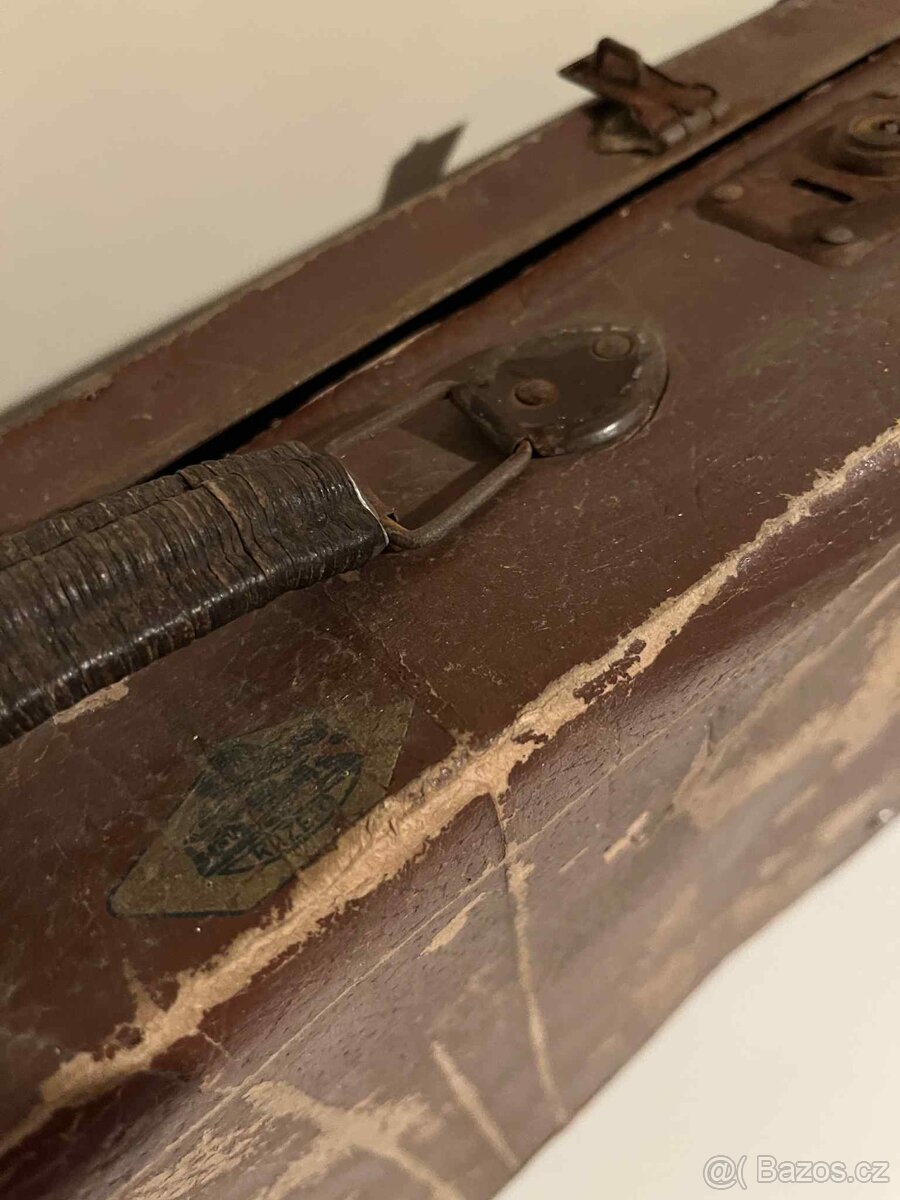 Starý papírový kufr - 5