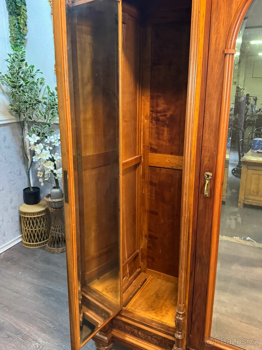 Monumentální šatní skříň (144032) - 5