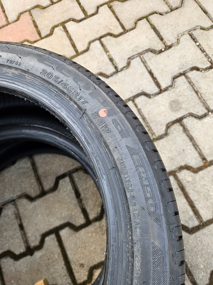 Letní Bridgestone 205/45/17 - 100% - 5