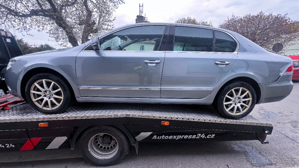 Vůz na náhradní díly Škoda Superb 2 sedan 2011 CFGB KXZ LF8L - 5