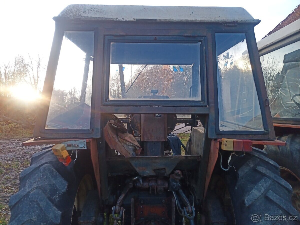 Kabiny z traktorů Zetor 7011 - 5