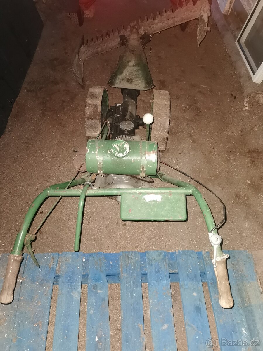 Benzínový motorový žacì stroj RW58 - 5