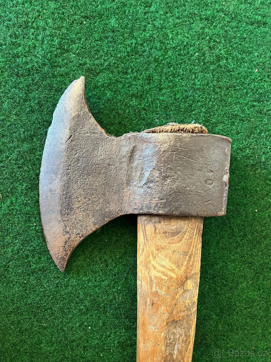 Starožitná sekera - 5