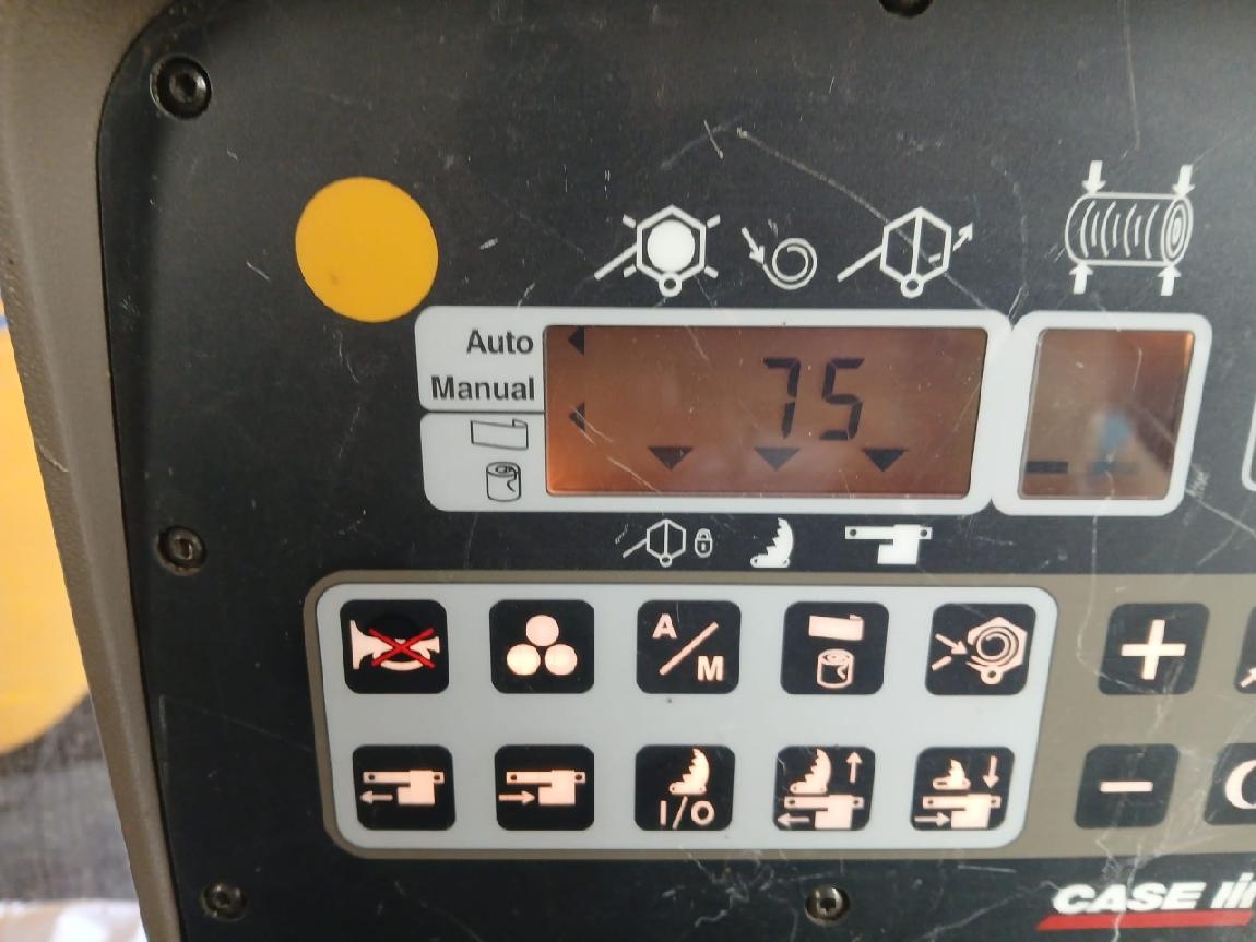 LIS na kulaté balíky CASE RB 454 s řezáním - 5