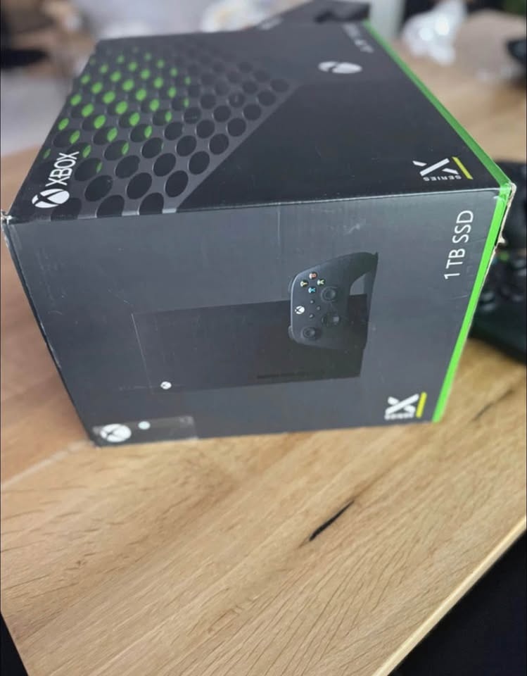 Xbox Series X 1TB SSD Black - 5
