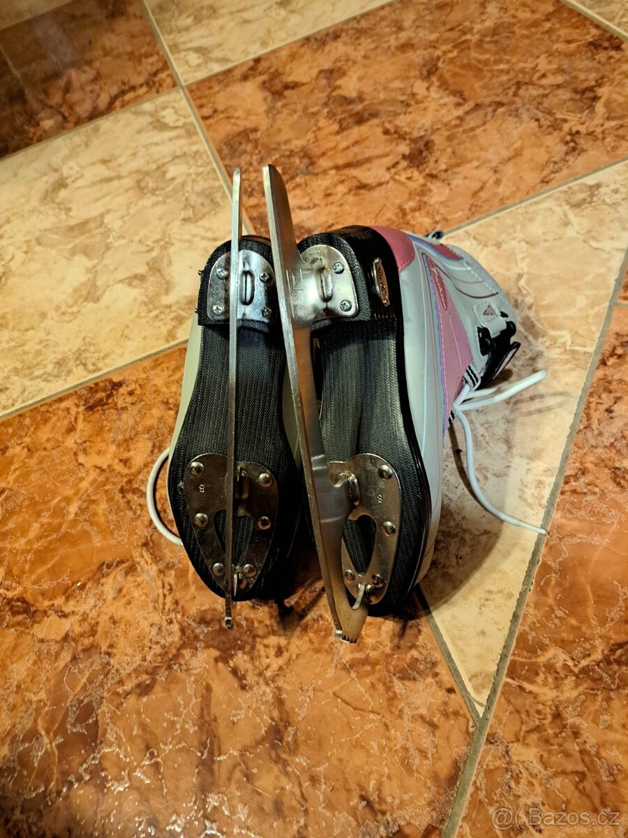 ZNAČKOVÉ BRUSLE SOLUV FASHION, TÉMĚŘ JAKO NOVÉ - 5