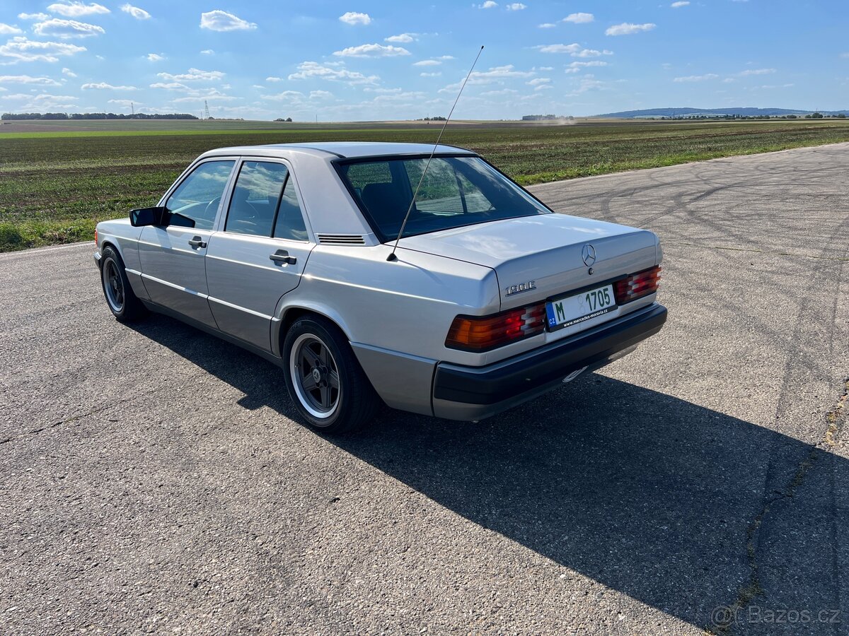 Mercedes-Benz 190 E 2.0i - 5