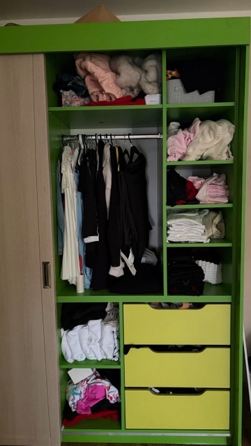 DĚTSKÝ POKOJ, PATROVÁ POSTEL, SKŘÍŇ, DVA PSACÍ STOLY - 5