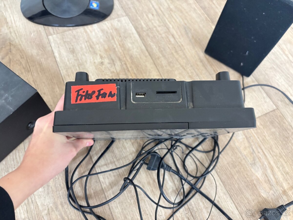 Monitor, DVD přehrávač atd - 5