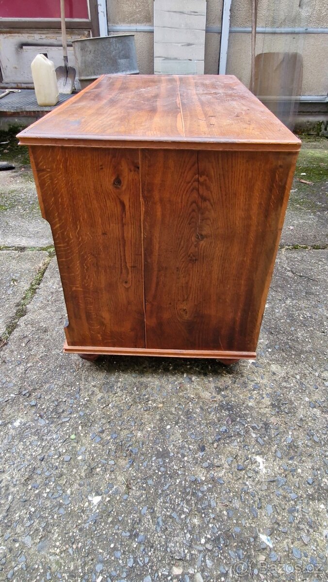 STAROŽITNÁ KOMODA- 19 STOL - 5