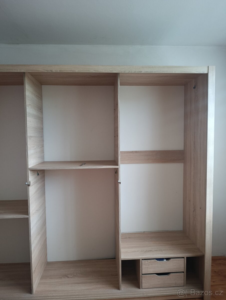 šatní skříň - 5