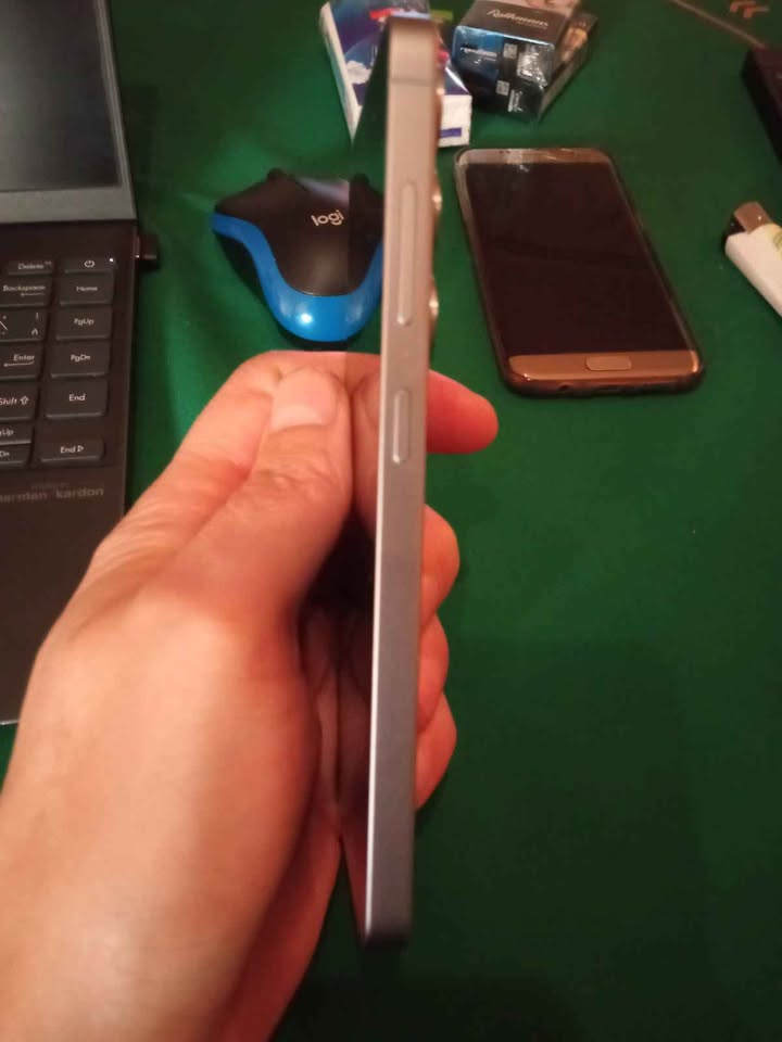 Samsung Galaxy s25 (použitý jako nový) - 5