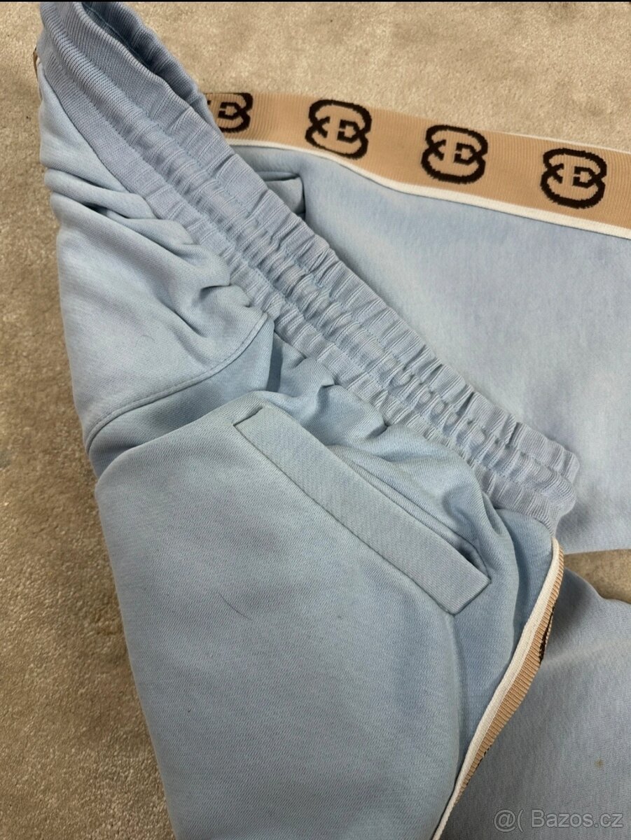 Krásné tepláky Gucci - 5