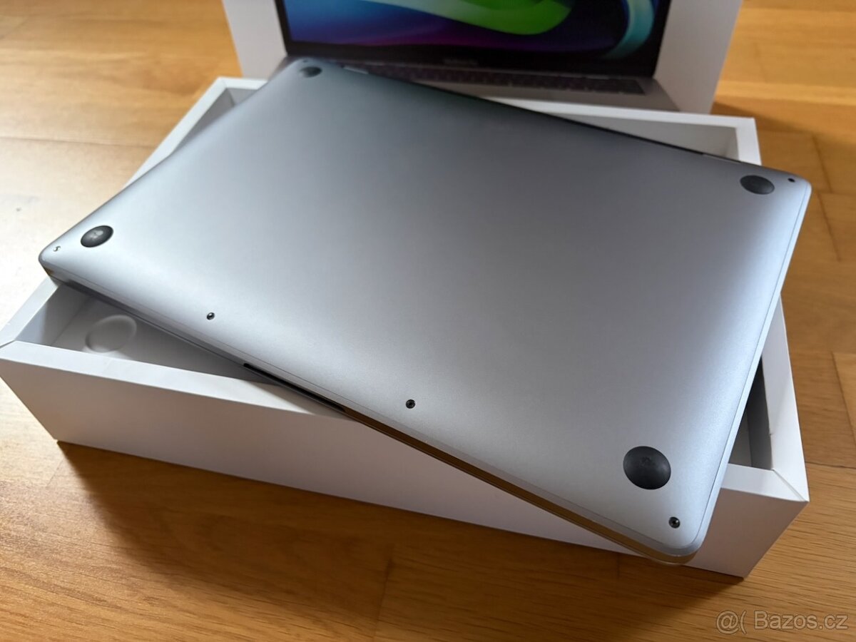 MacBook Pro M2 (16 GB RAM, 1 TB SSD) pěkný stav - 5
