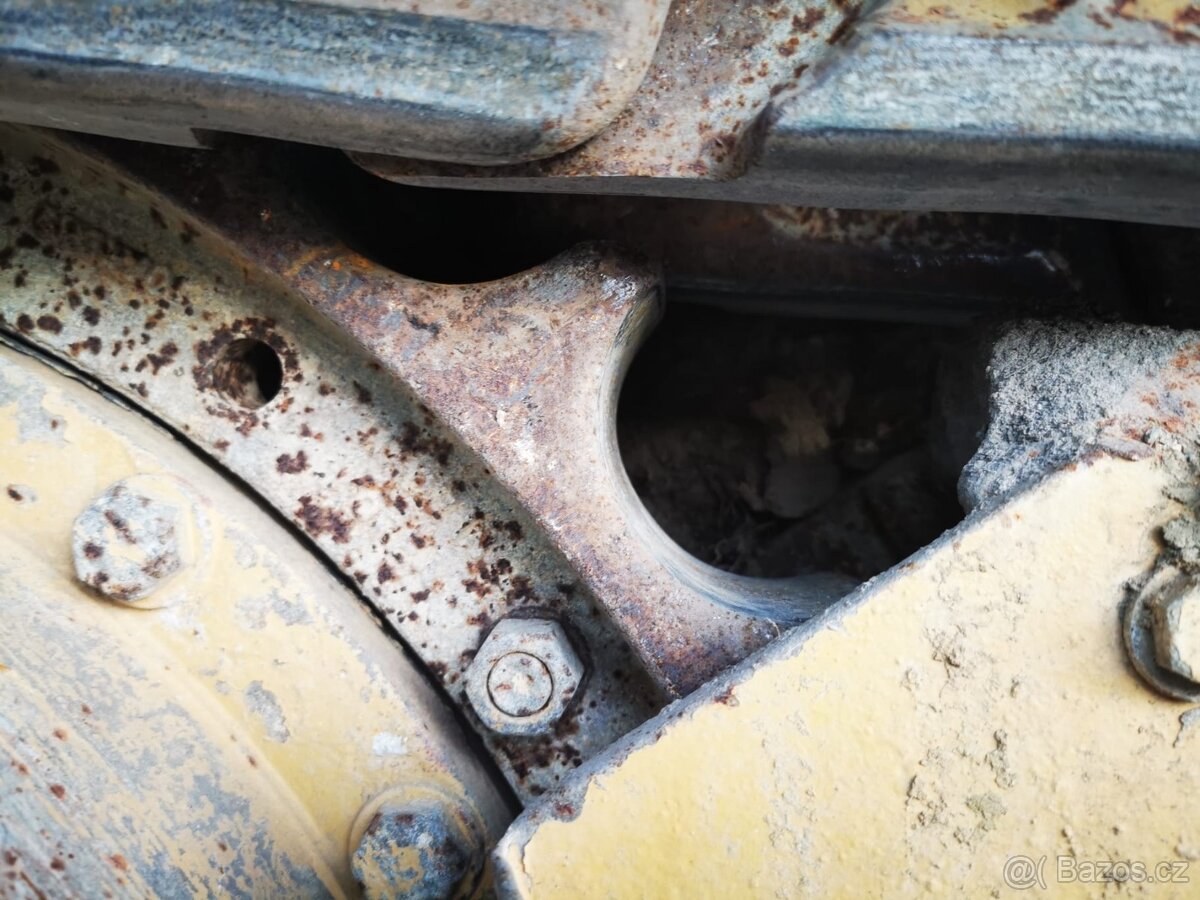 Pasovy nakladač 963c - 5