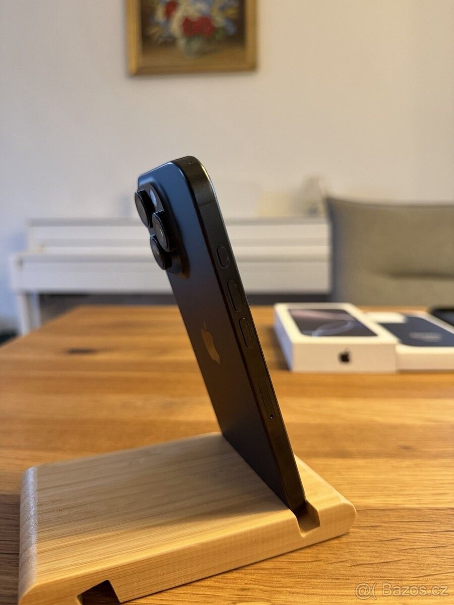 Apple iPhone 16 Pro Black Titanium - 5