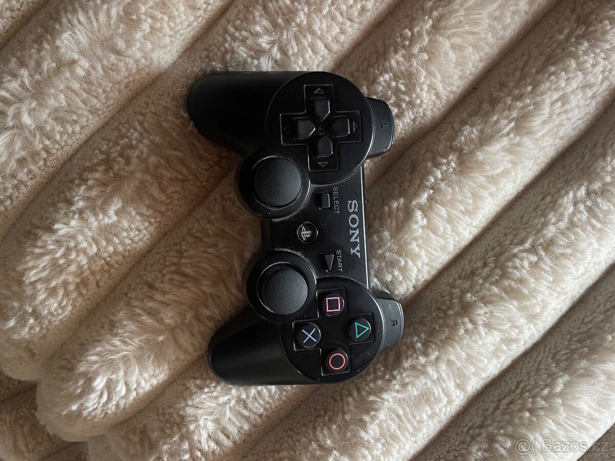 PlayStation 3 super slim 250GB + GTA IV - 5