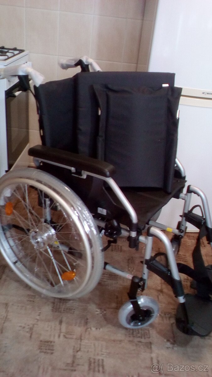 INVALIDNÍ VOZÍK--44cm+BUBNOVÉ BRZDY- lze zaslat po ČR - 5