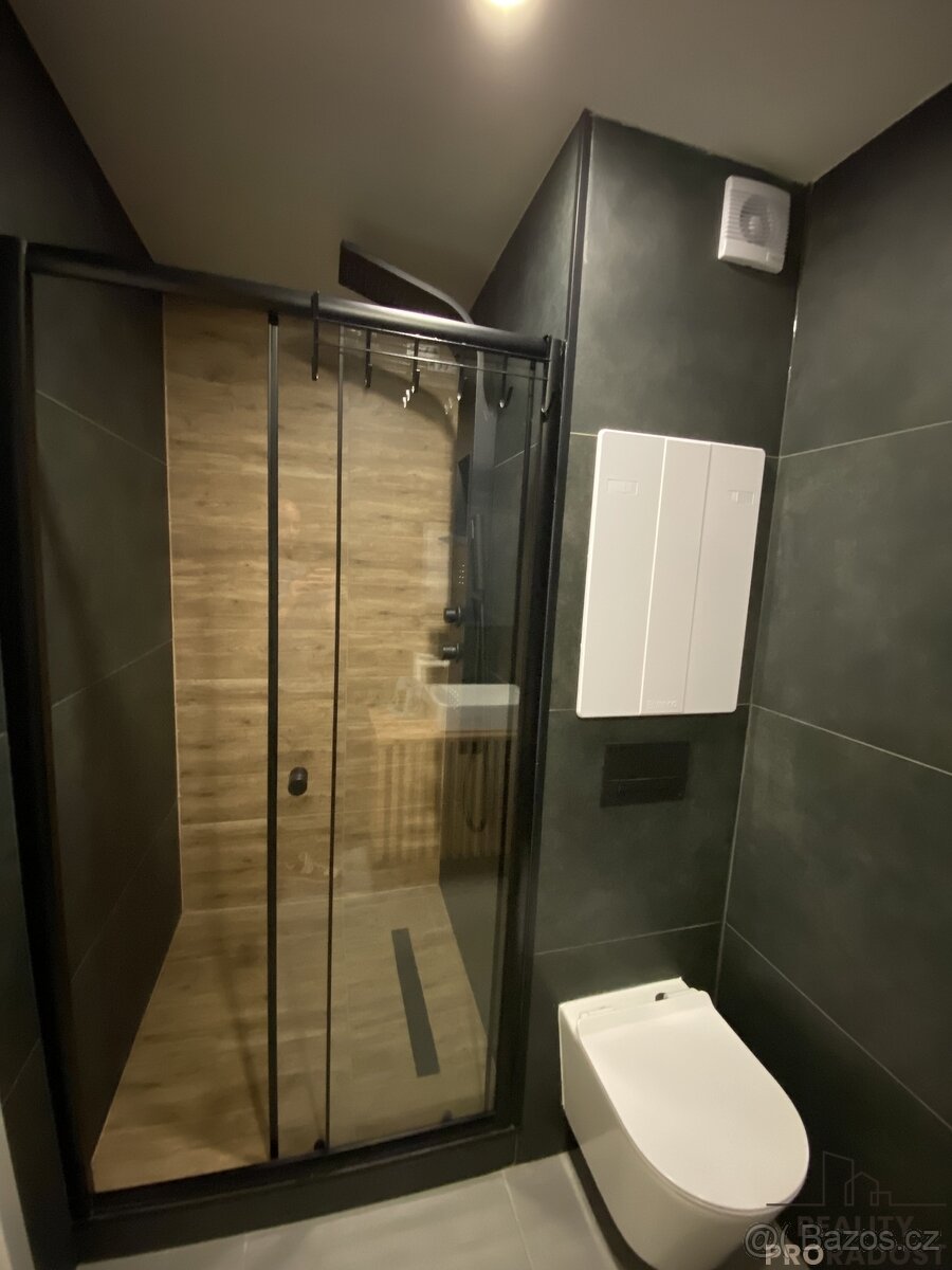 Moderně zrekonstruovaný byt 2+1, 56 m² s balkonem - 5