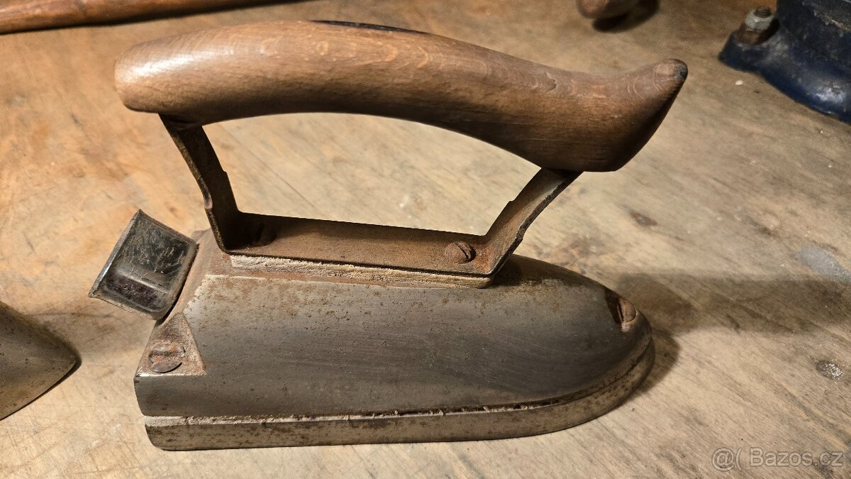 Starožitné žehličky - 5