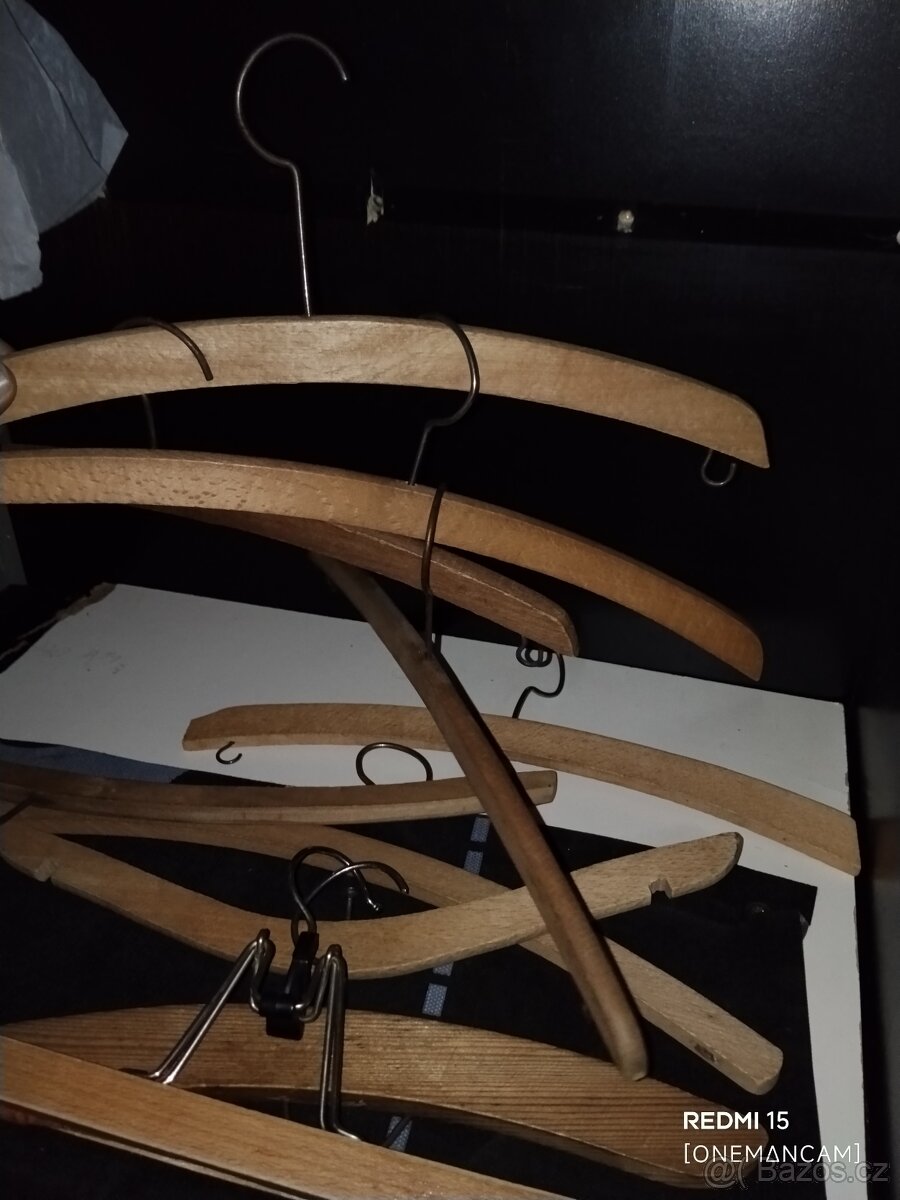 Kvalitní dřevěná ramínka - 5