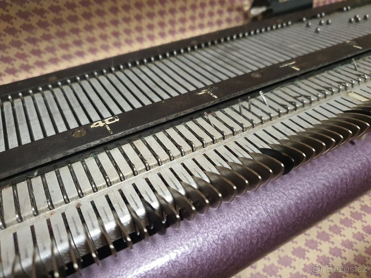 retro ČSSR pletací stroj rok 1962 socializmus - 5