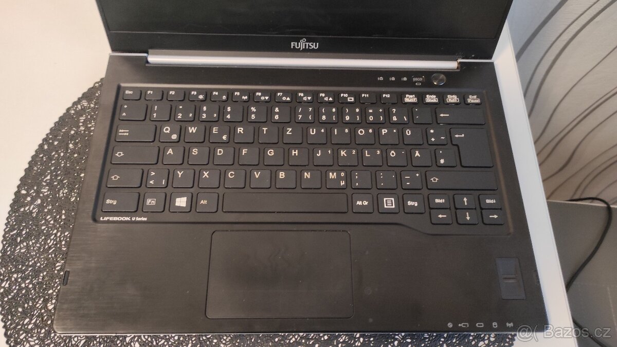 FUJITSU Lifebook U722 - 5