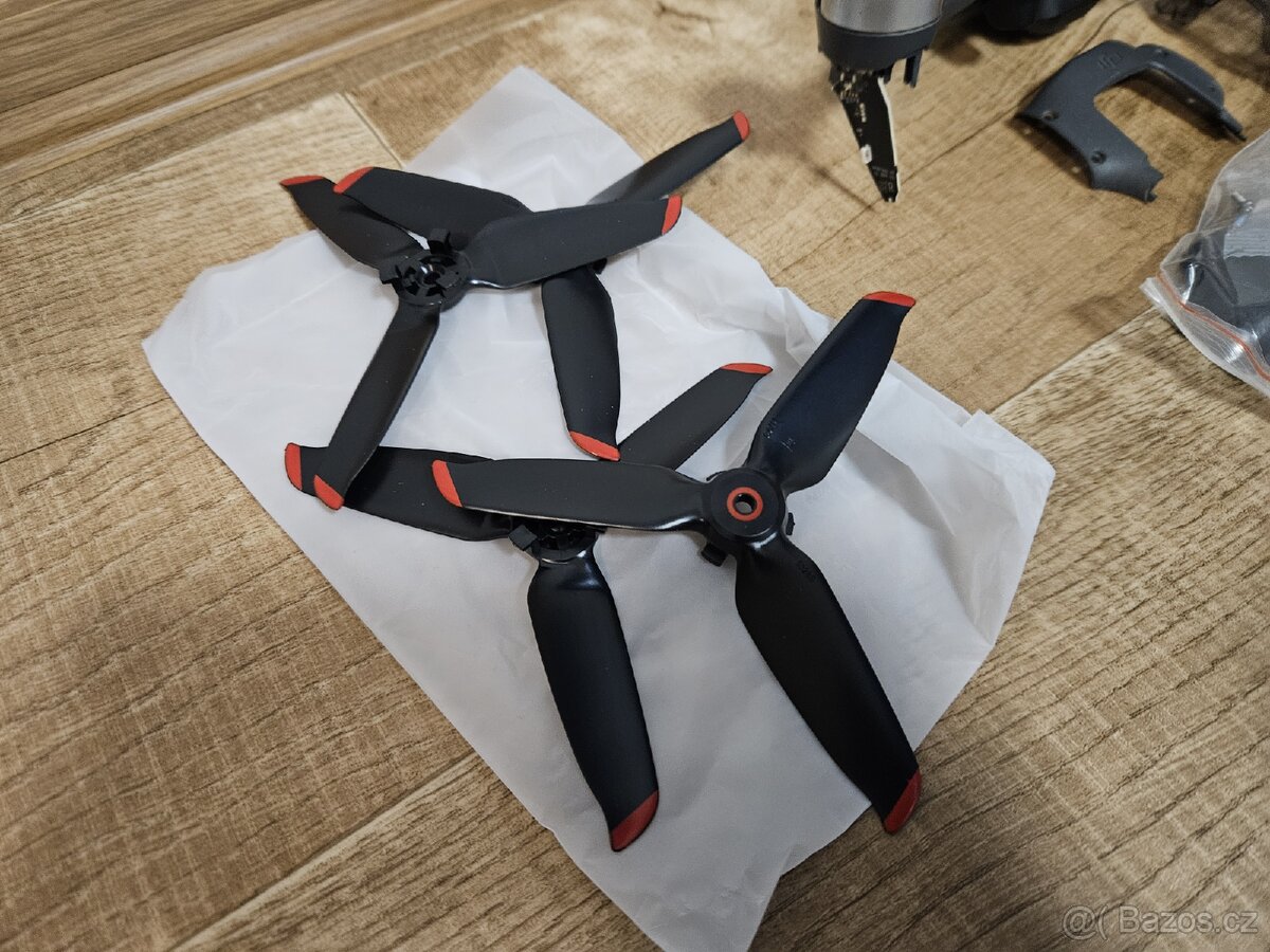 DJI FPV MEGA SET – 4 baterií, Goggles V2, controller 2 - 5